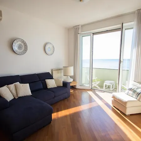 Apartament Splendido Fronte Mare Con Box Doppio