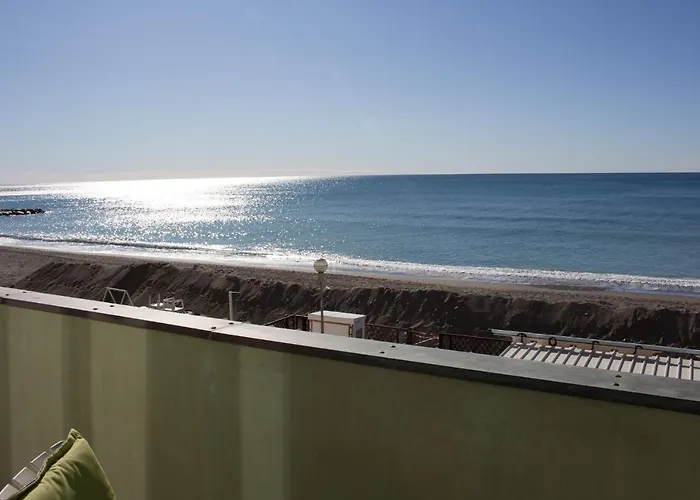 Splendido Fronte Mare Con Box Doppio Apartament