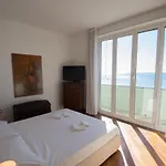 Splendido Fronte Mare Con Box Doppio Appartement