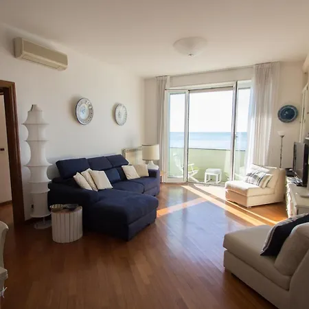 Splendido Fronte Mare Con Box Doppio *