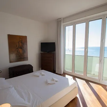 Splendido Fronte Mare Con Box Doppio Daire