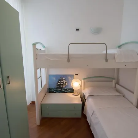 Splendido Fronte Mare Con Box Doppio Apartamento Varazze