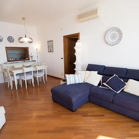 Splendido Fronte Mare Con Box Doppio * Varazze